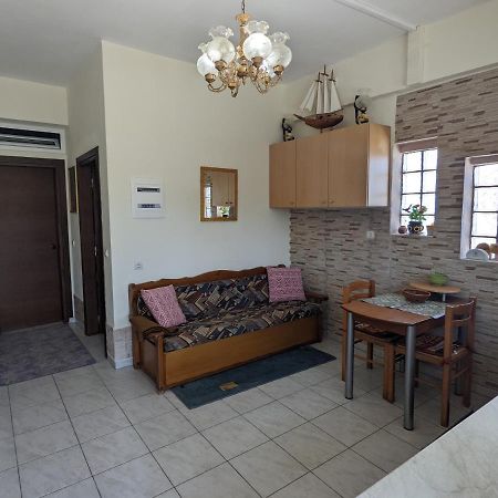 Modern 1-Bedroom With Bbq & Roof Garden Near Beach Stalos Ngoại thất bức ảnh
