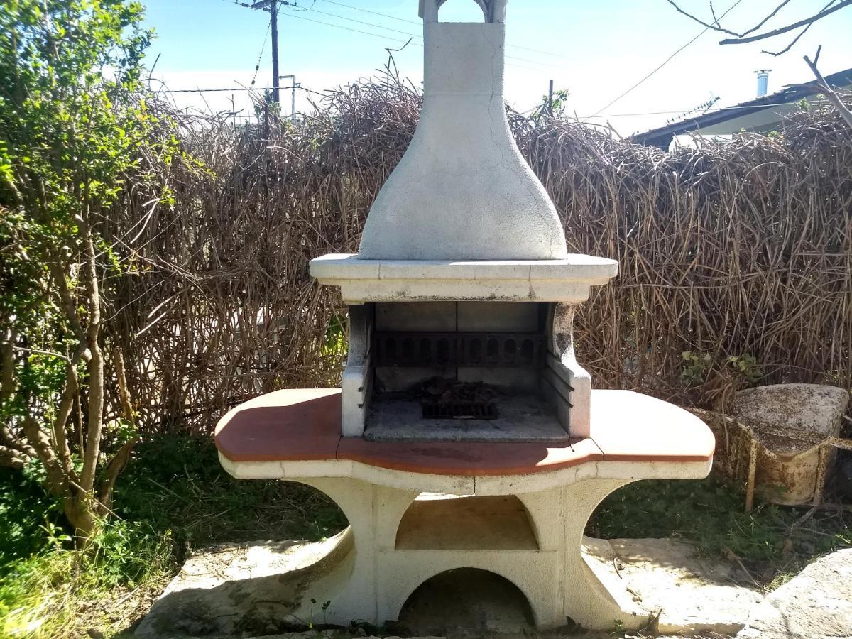 Modern 1-Bedroom With Bbq & Roof Garden Near Beach Stalos Ngoại thất bức ảnh