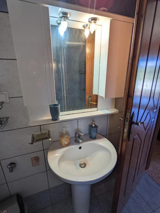 Modern 1-Bedroom With Bbq & Roof Garden Near Beach Stalos Ngoại thất bức ảnh